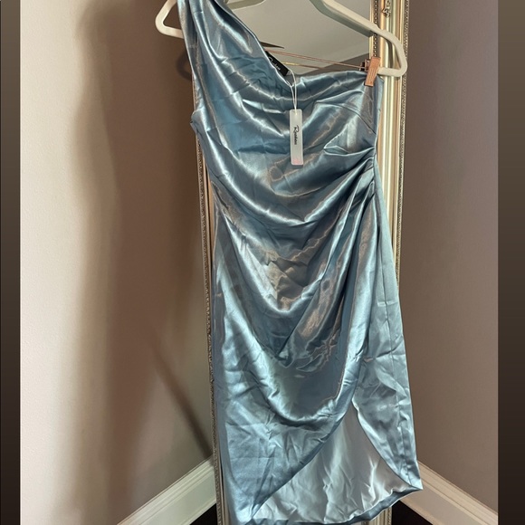 NWT Rosedress - Picture 2 of 5